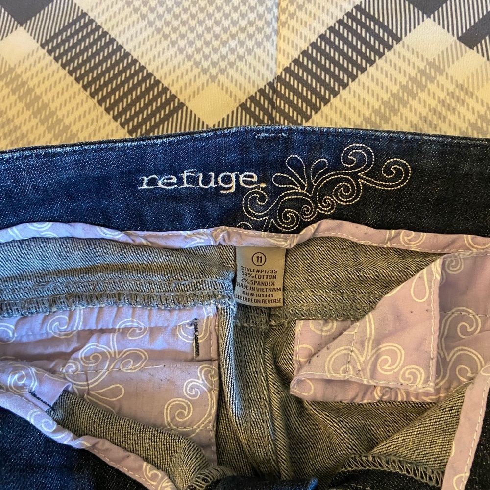 Capris - Picture 5 of 5